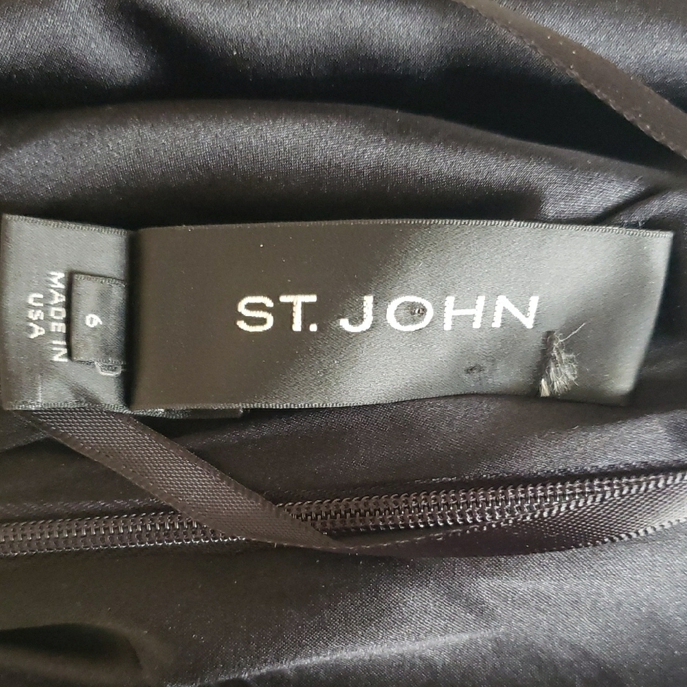 St. John Elegant Black SANTANA One-Shoulder Dress.SZ 6. - Picture 6 of 10